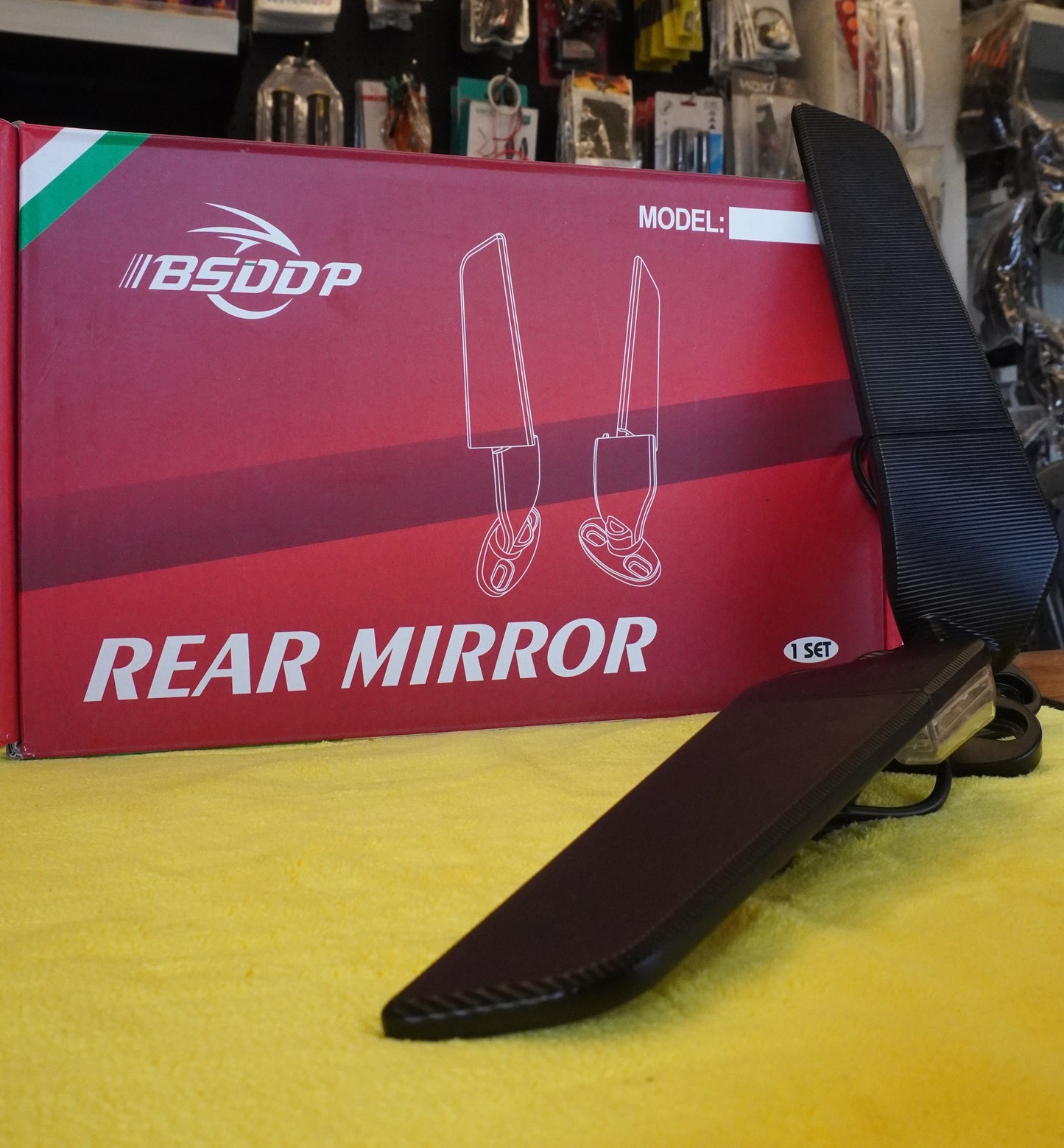 Universal Flip Wing Mirror With Indicator