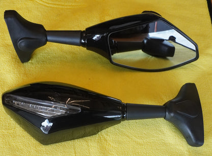 Universal Side Mirrors With Indicators